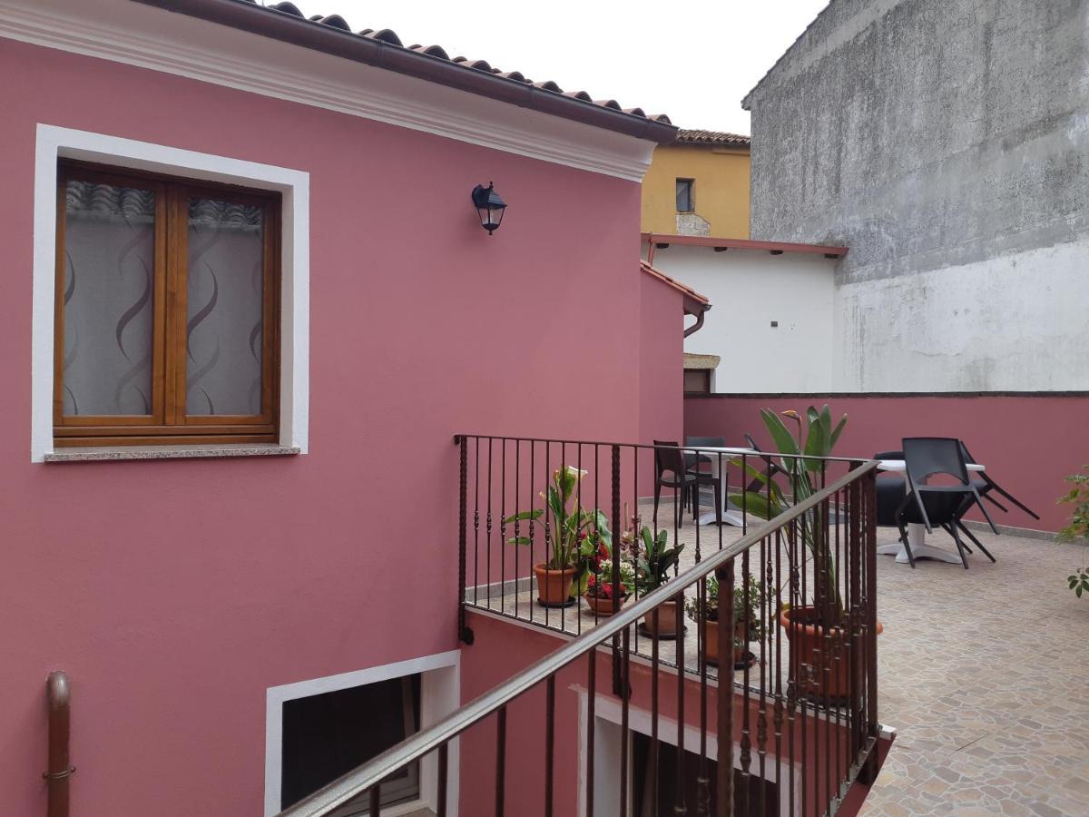 B&B La Genuina Guspini Exterior photo